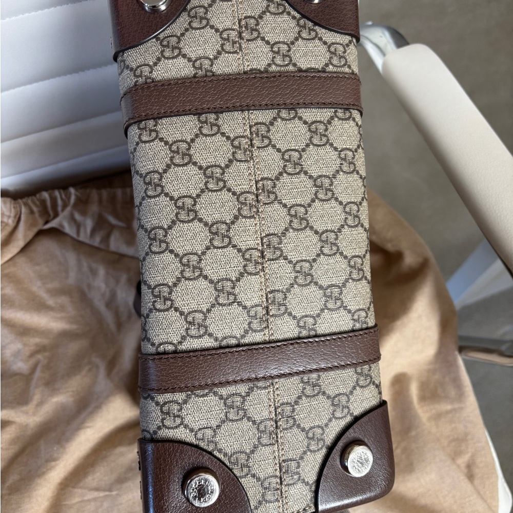 Gucci GG Supreme Tote Bag - Picture 8 of 15